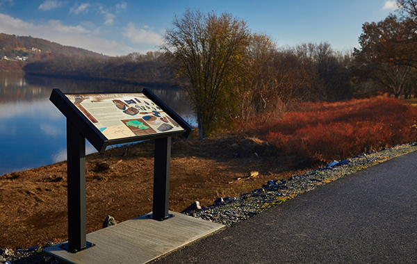 traditional T exhibit outdoor sign frames